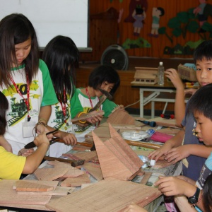 2009年雲林水林誠正國小製作蝙蝠屋的過程