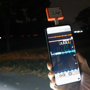 使用自己的手機連結超音波錄音器蒐集蝙蝠的聲音